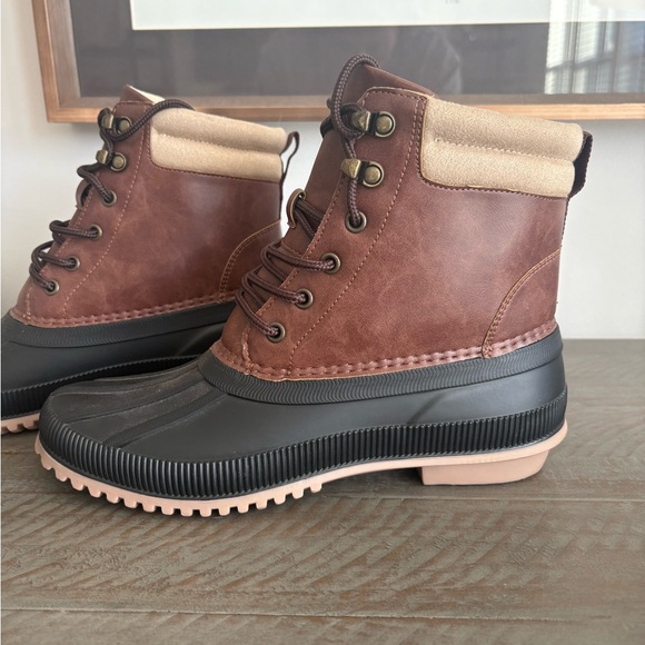 Madden Girl Two-Tone Duck Boots - Picture 5 of 10
